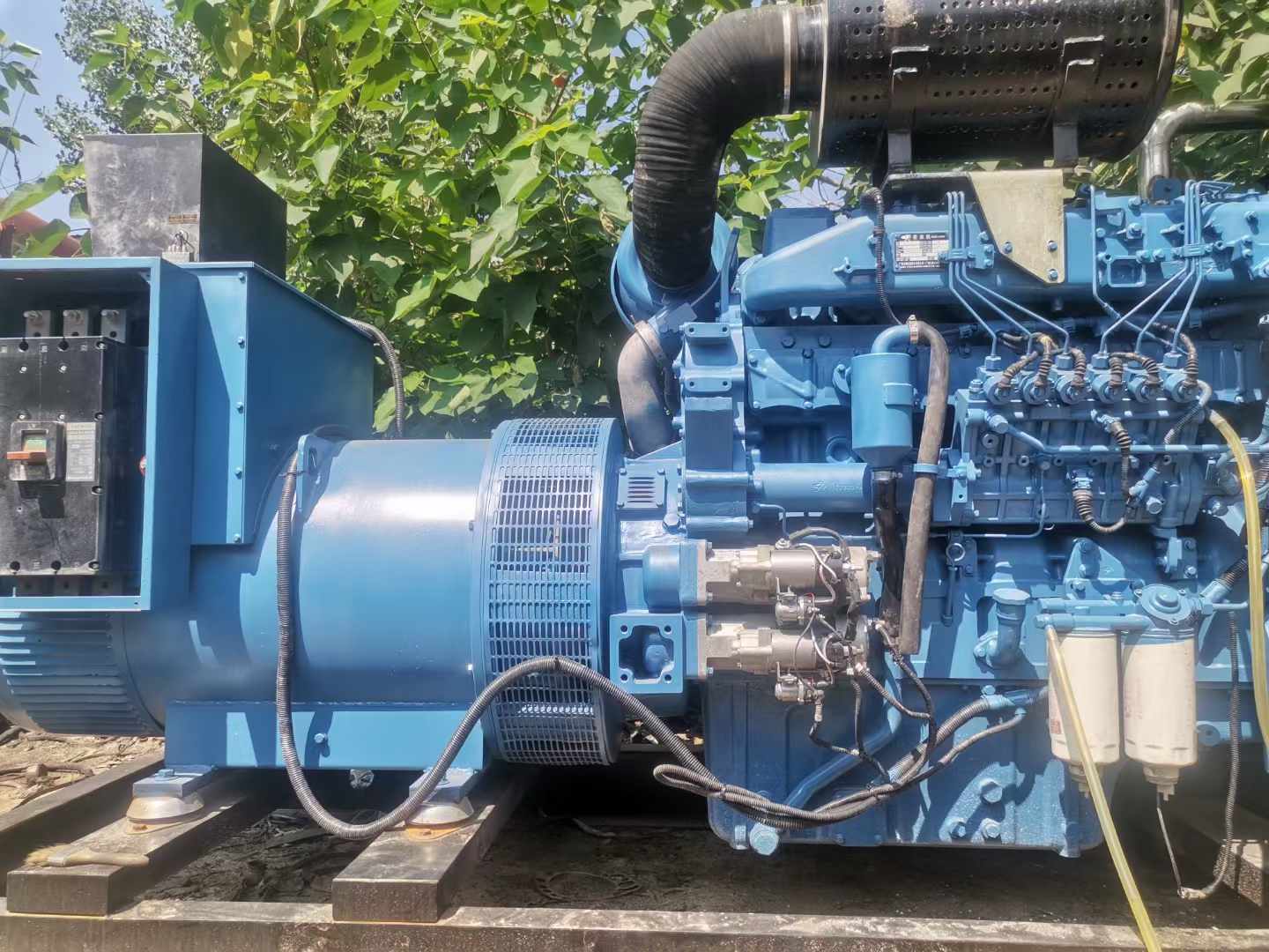 七星详细说明降低 800kW 柴油发电机输出电流波动的方法